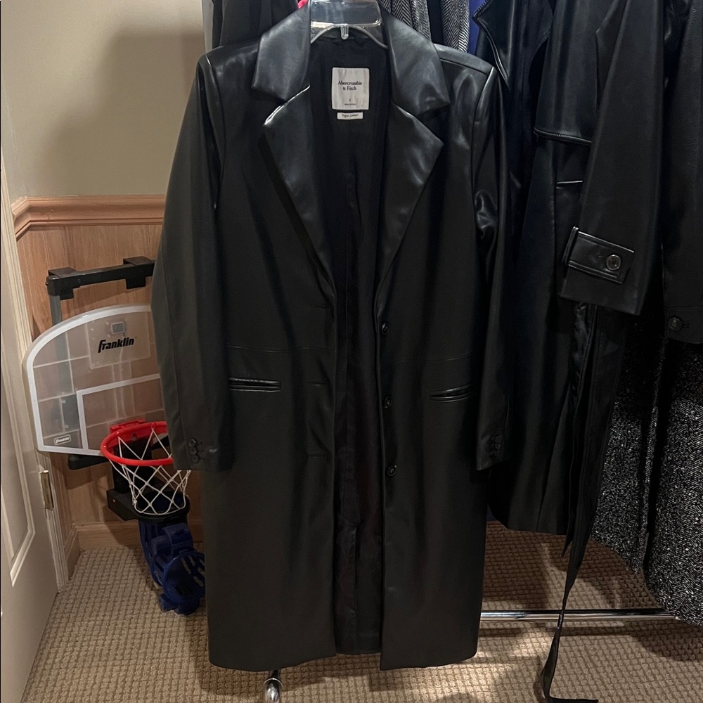 Abercrombie and Fitch Vegan Leather Women's Black Trench Jacket - Picture 2 of 3